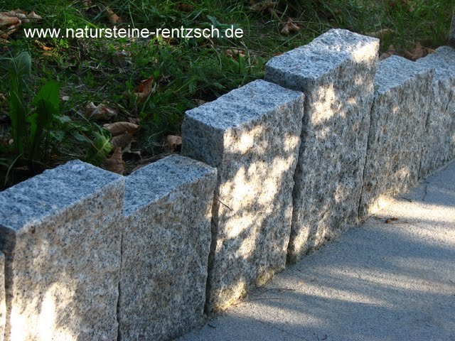 Palisaden und Bordsteine in Granit grau; 01917